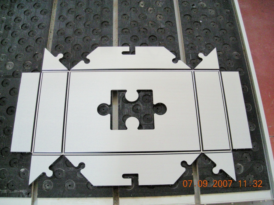 Puzzlteil, gefräst aus Aludibond