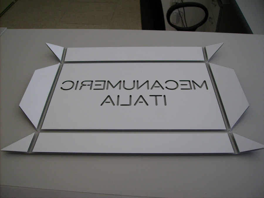 Gefrästes Schild aus Dibond
